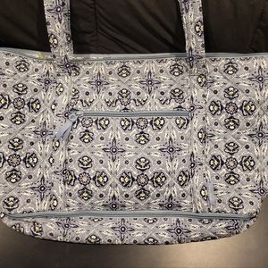 Nwt Vera Bradley Overnight tote